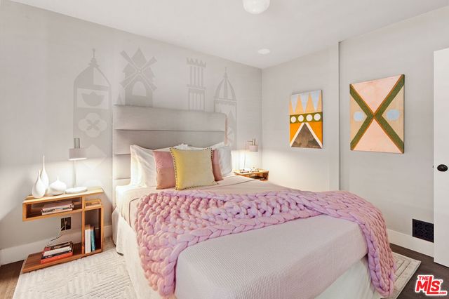 222 N St Andrews Place, Los Angeles, CA 90004