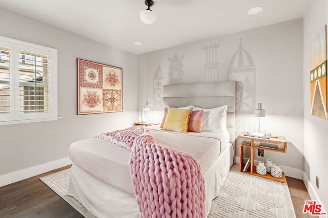 222 N St Andrews Place, Los Angeles, CA 90004