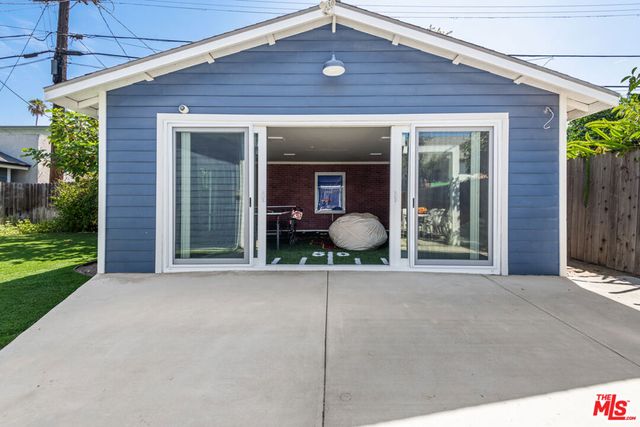 222 N St Andrews Place, Los Angeles, CA 90004
