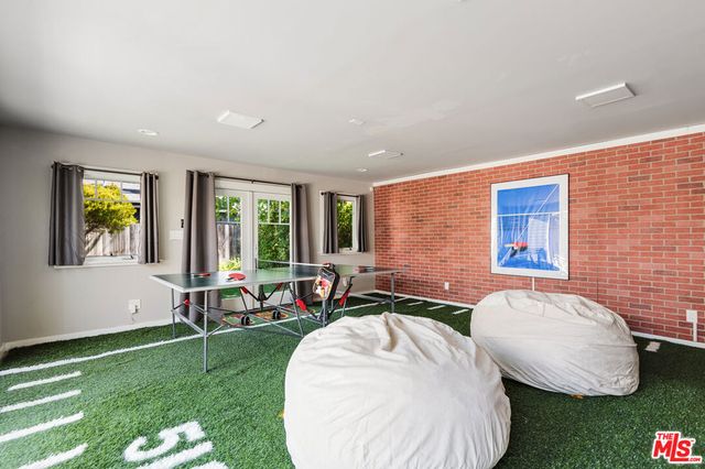 222 N St Andrews Place, Los Angeles, CA 90004