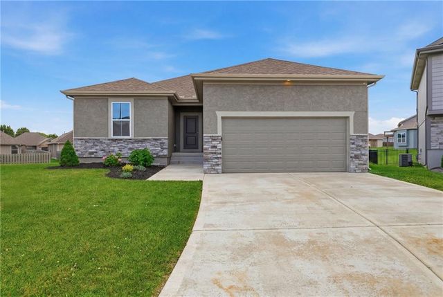 21806 Massa Circle, Peculiar, MO 64078