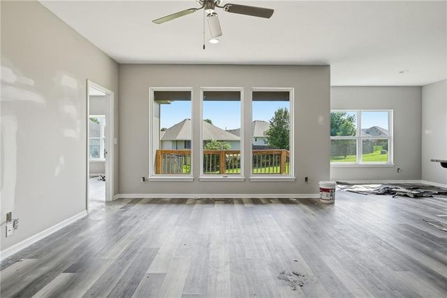 21806 Massa Circle, Peculiar, MO 64078