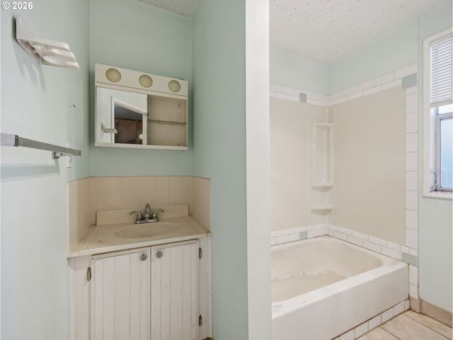 6629 Se 64TH Ave, Portland, OR 97206