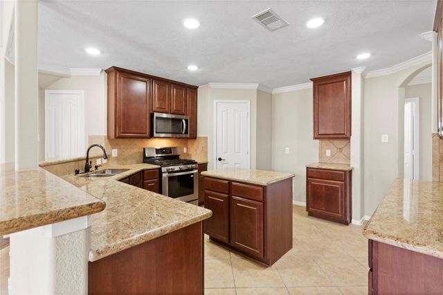 4031 Conifer Drive, Dickinson, TX 77539