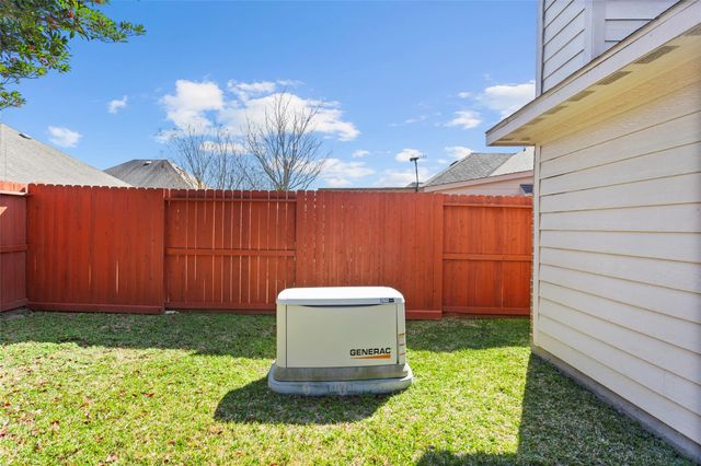 4031 Conifer Drive, Dickinson, TX 77539