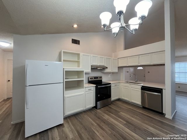 10207 Raven Field, San Antonio, TX 78245