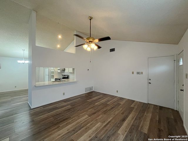 10207 Raven Field, San Antonio, TX 78245