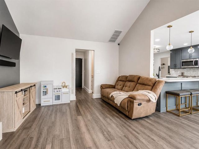 2500 SW 124th Street, Oklahoma City, OK 73170