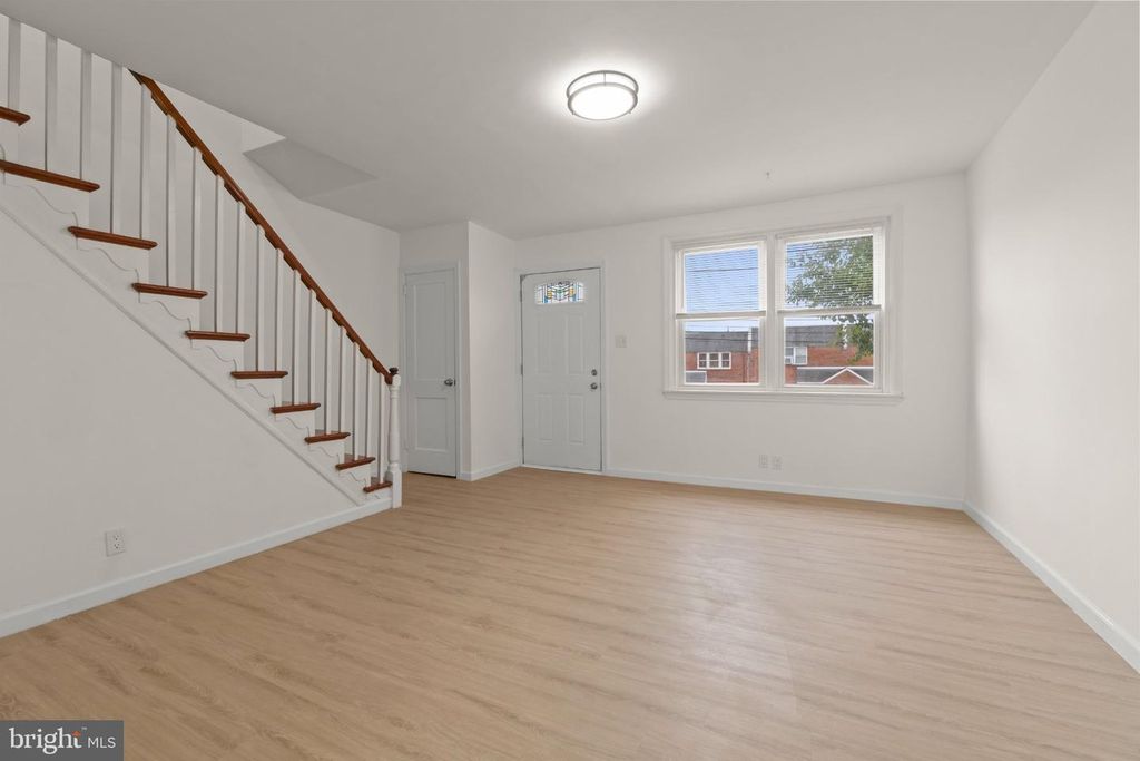 8038 MORO ST, PHILADELPHIA, PA 19136 — photo 3