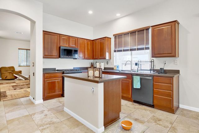 5640 Northborough Dr, Sacramento, CA 95835