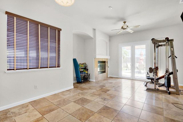 5640 Northborough Dr, Sacramento, CA 95835