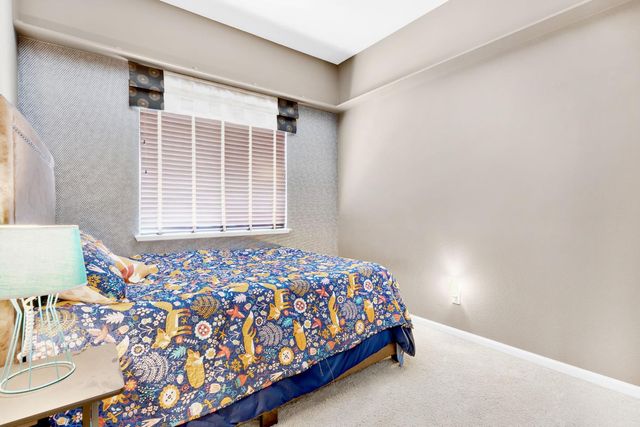 5640 Northborough Dr, Sacramento, CA 95835