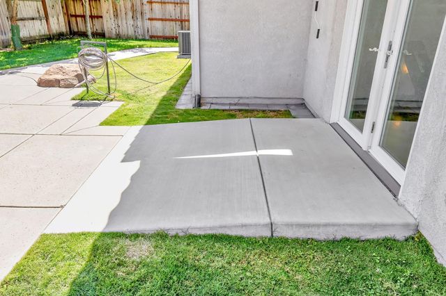 5640 Northborough Dr, Sacramento, CA 95835