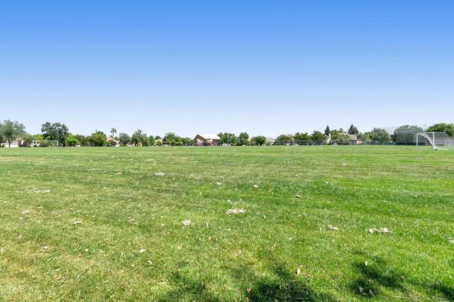 5640 Northborough Dr, Sacramento, CA 95835
