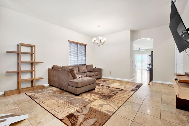 5640 Northborough Dr, Sacramento, CA 95835