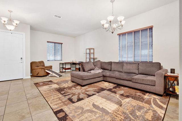 5640 Northborough Dr, Sacramento, CA 95835