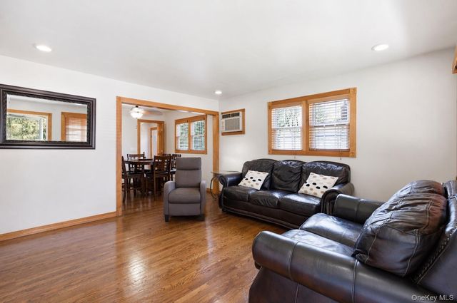 52 William Street, Brentwood, NY 11717