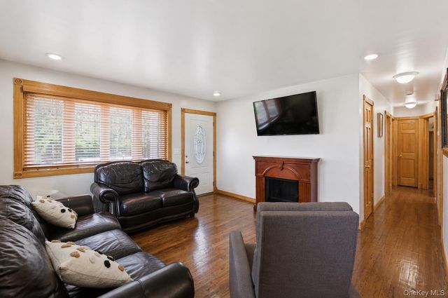 52 William Street, Brentwood, NY 11717