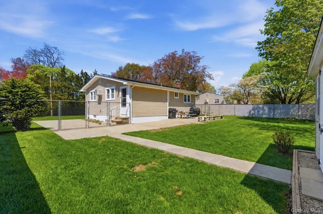 52 William Street, Brentwood, NY 11717