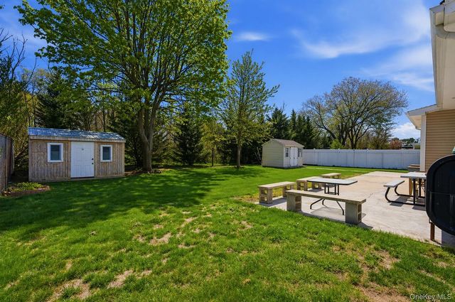 52 William Street, Brentwood, NY 11717