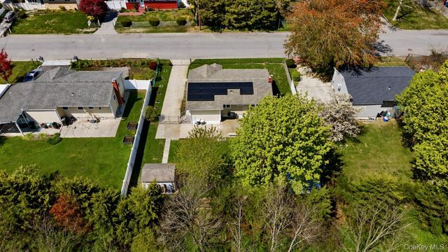 52 William Street, Brentwood, NY 11717