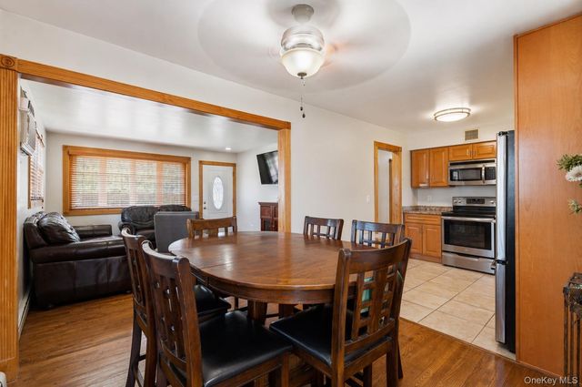 52 William Street, Brentwood, NY 11717