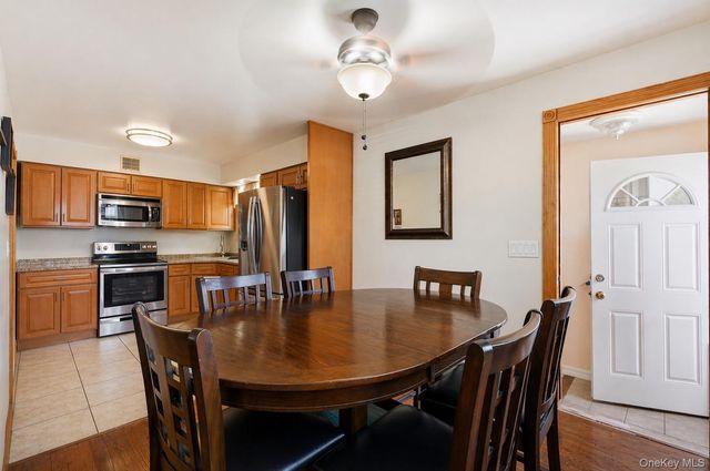 52 William Street, Brentwood, NY 11717