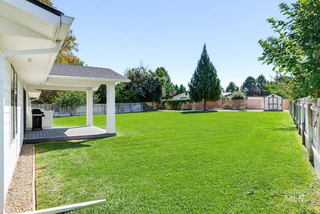 11253 Meadowbrook Dr, Nampa, ID 83686