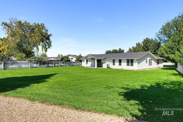 11253 Meadowbrook Dr, Nampa, ID 83686