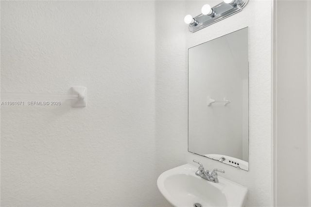 1166 NW 100th Ave, Pembroke Pines, FL 33024