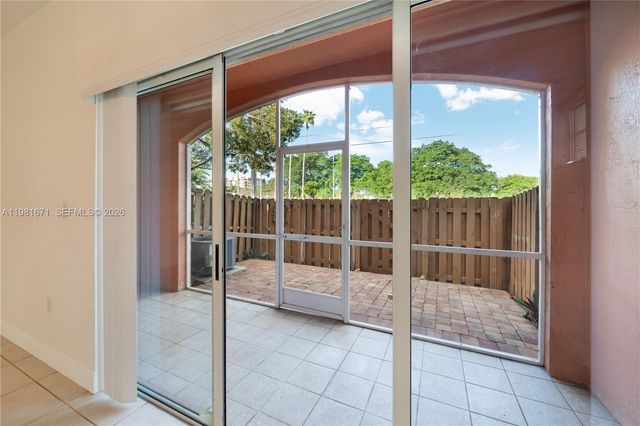 1166 NW 100th Ave, Pembroke Pines, FL 33024