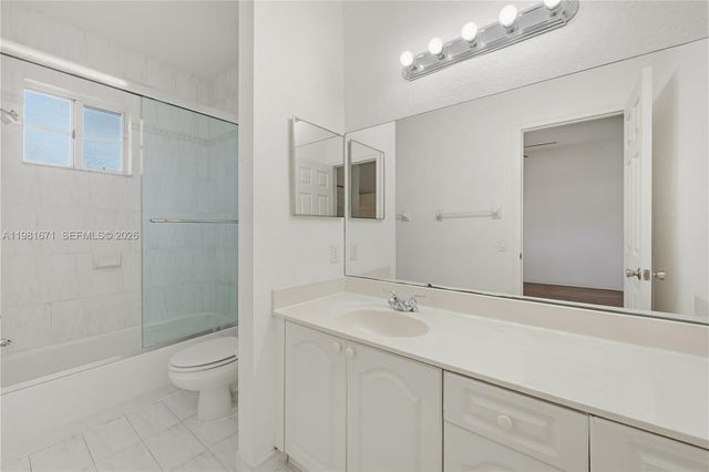 1166 NW 100th Ave, Pembroke Pines, FL 33024