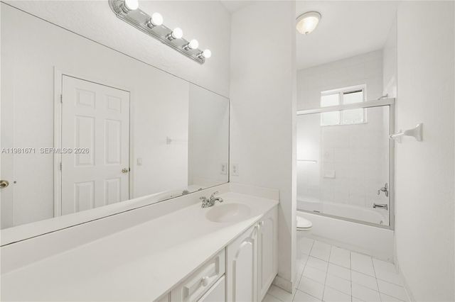 1166 NW 100th Ave, Pembroke Pines, FL 33024