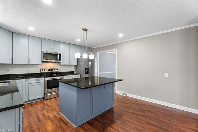 3239 Linda Circle, Winston-salem, NC 27106