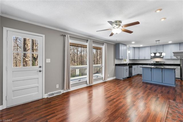 3239 Linda Circle, Winston-salem, NC 27106