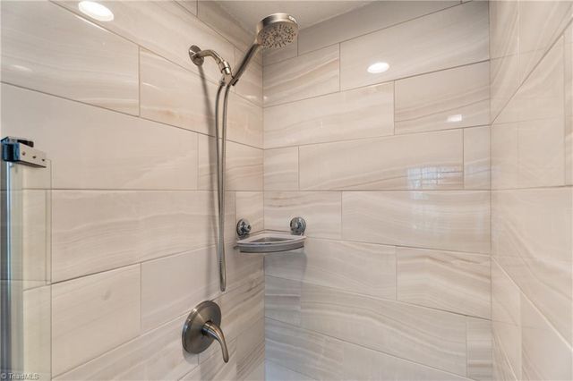 3239 Linda Circle, Winston-salem, NC 27106