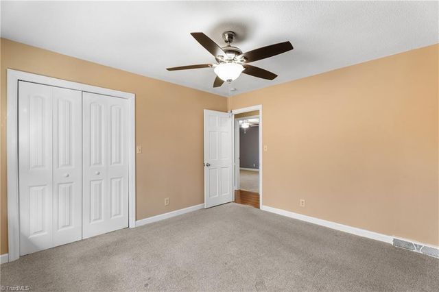 3239 Linda Circle, Winston-salem, NC 27106