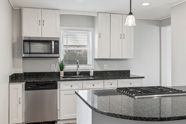 2 Dartmouth Court 2, Maynard, MA 01754