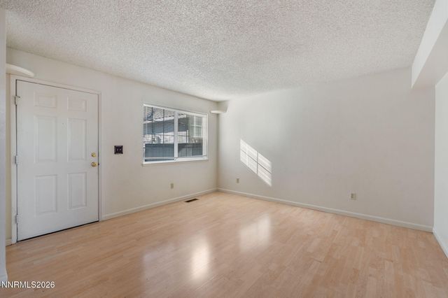 3959 Kings Row, Reno, NV 89503