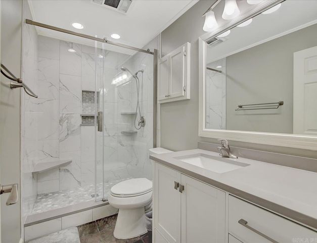 250 Grand Isle Dr Apt 4C, Hot Springs, AR 71913