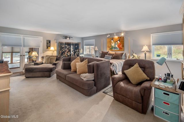 3041 Mariaville Road, Rotterdam, NY 12306