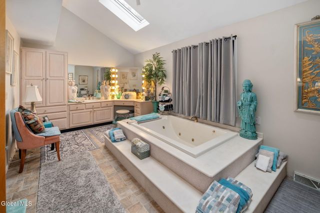 3041 Mariaville Road, Rotterdam, NY 12306