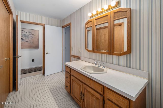 3041 Mariaville Road, Rotterdam, NY 12306