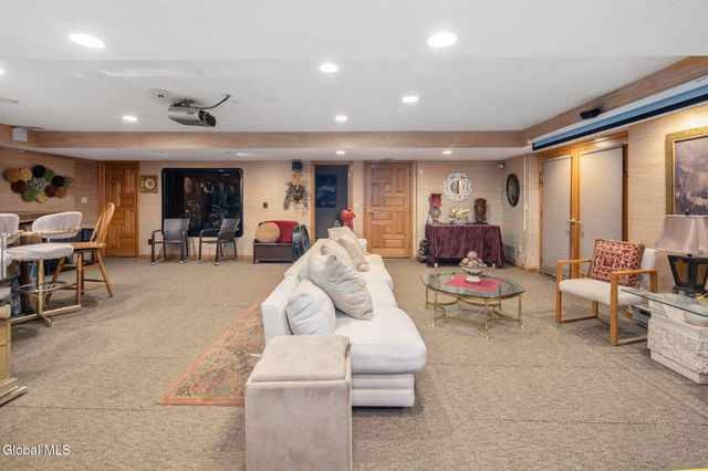 3041 Mariaville Road, Rotterdam, NY 12306