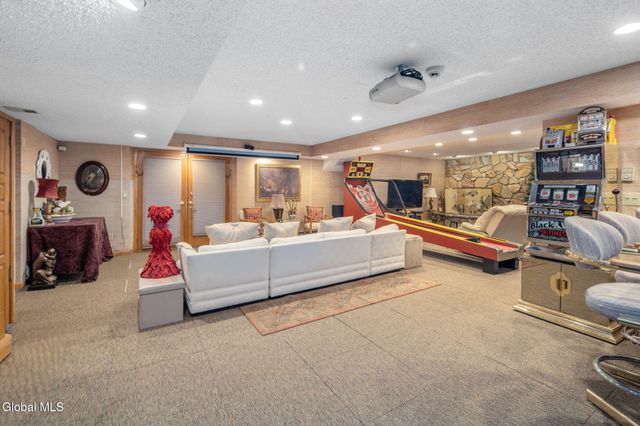 3041 Mariaville Road, Rotterdam, NY 12306