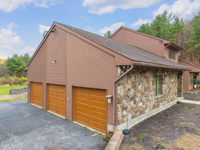 3041 Mariaville Road, Rotterdam, NY 12306