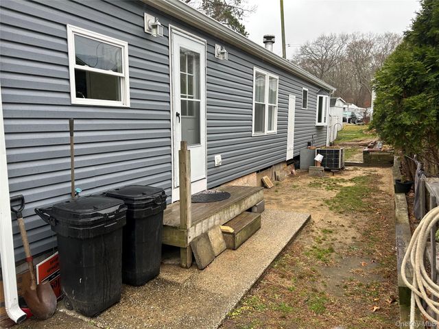 309-15 Fanning Boulevard, Riverhead, NY 11901