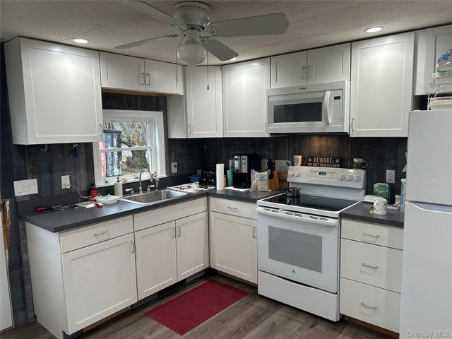 309-15 Fanning Boulevard, Riverhead, NY 11901