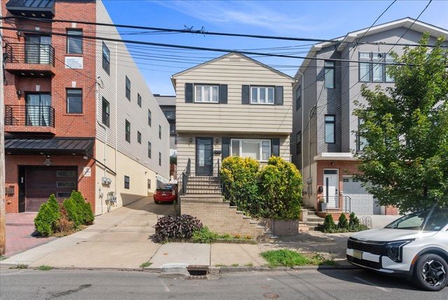 584 LIBERTY AVE, Jc, Heights, NJ 07307