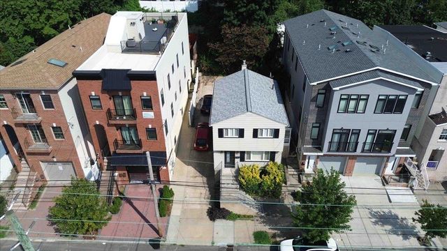 584 LIBERTY AVE, Jc, Heights, NJ 07307
